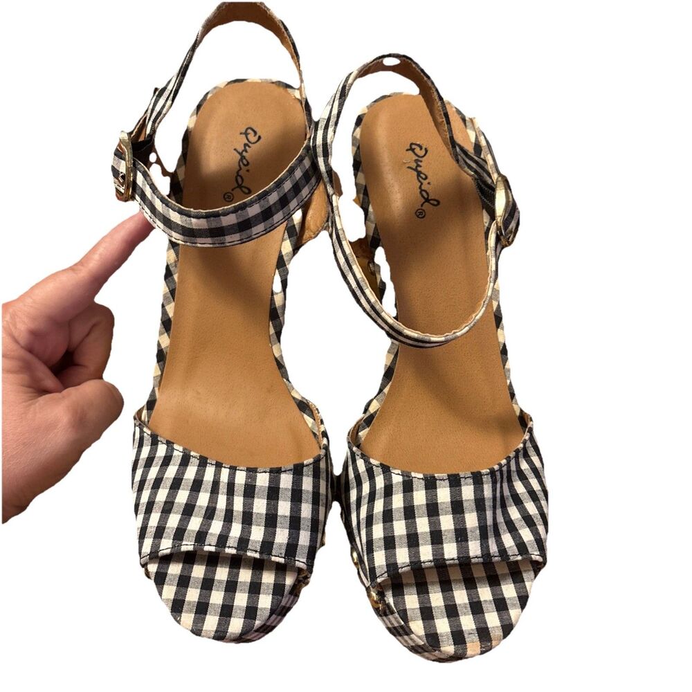 Qupid Womens 4” Block Heel Black & White Gingham Sandals Stud Trim Sz 9 Pinup
